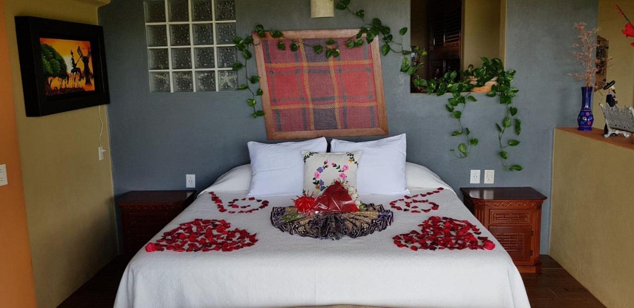 Casa Arcoiris Zihuatanejo B&B Esterno foto